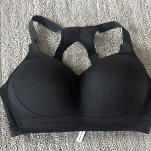 Black Women's Victoria’s Secret Sports Bra 36-DD